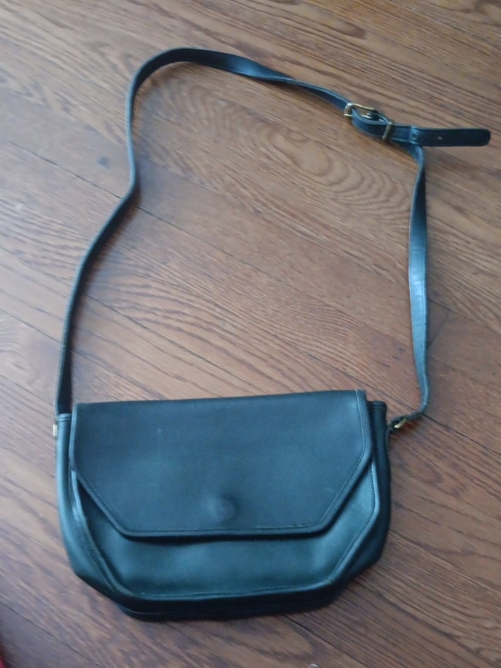 Rare Coach Hunter Green Suade & Leather Crossbody Bag with Adjustable Strap